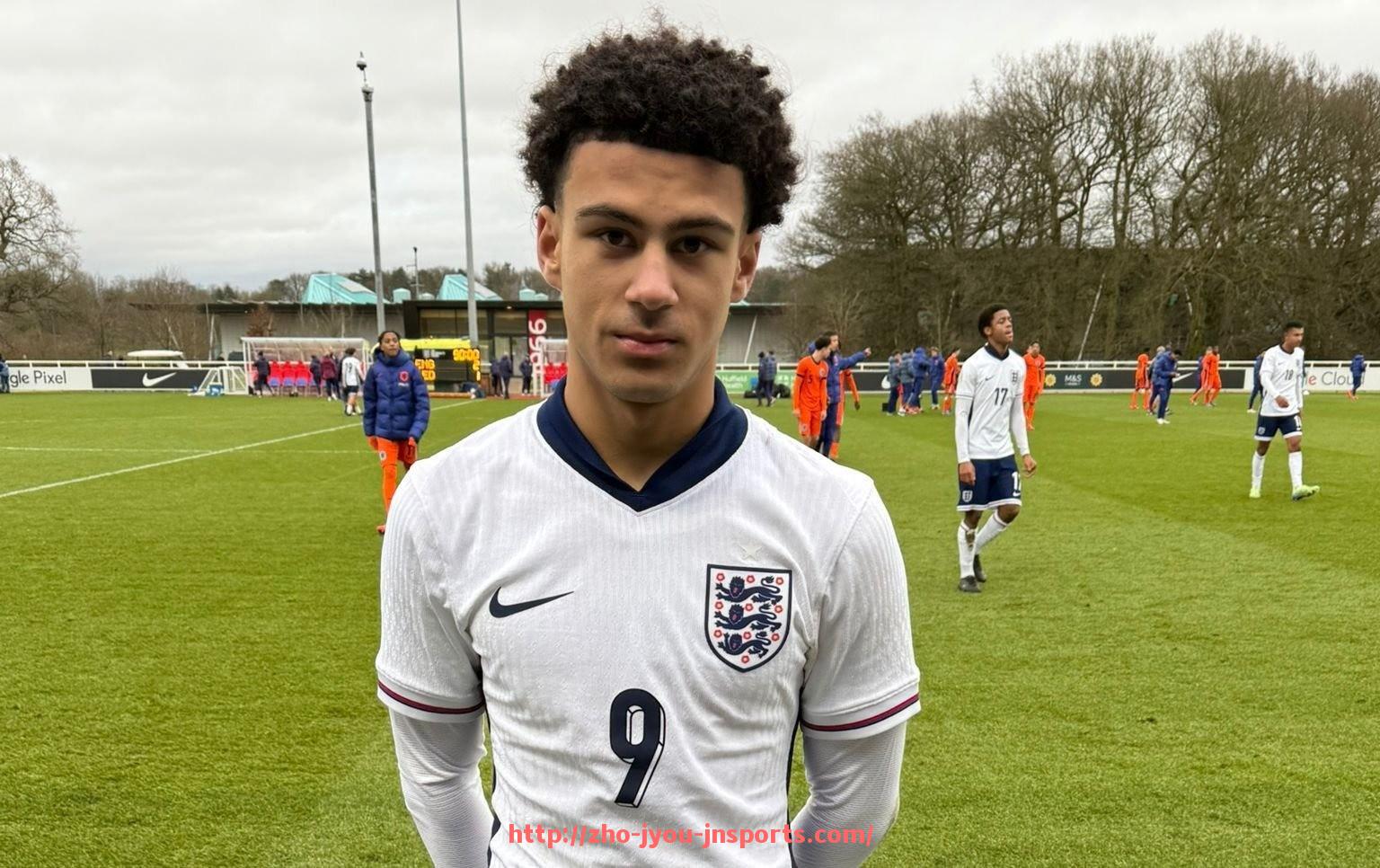 jiuyou九游娱乐-篮球运动员“肘部稳定性训练”是否直接影响传球与投篮精准度